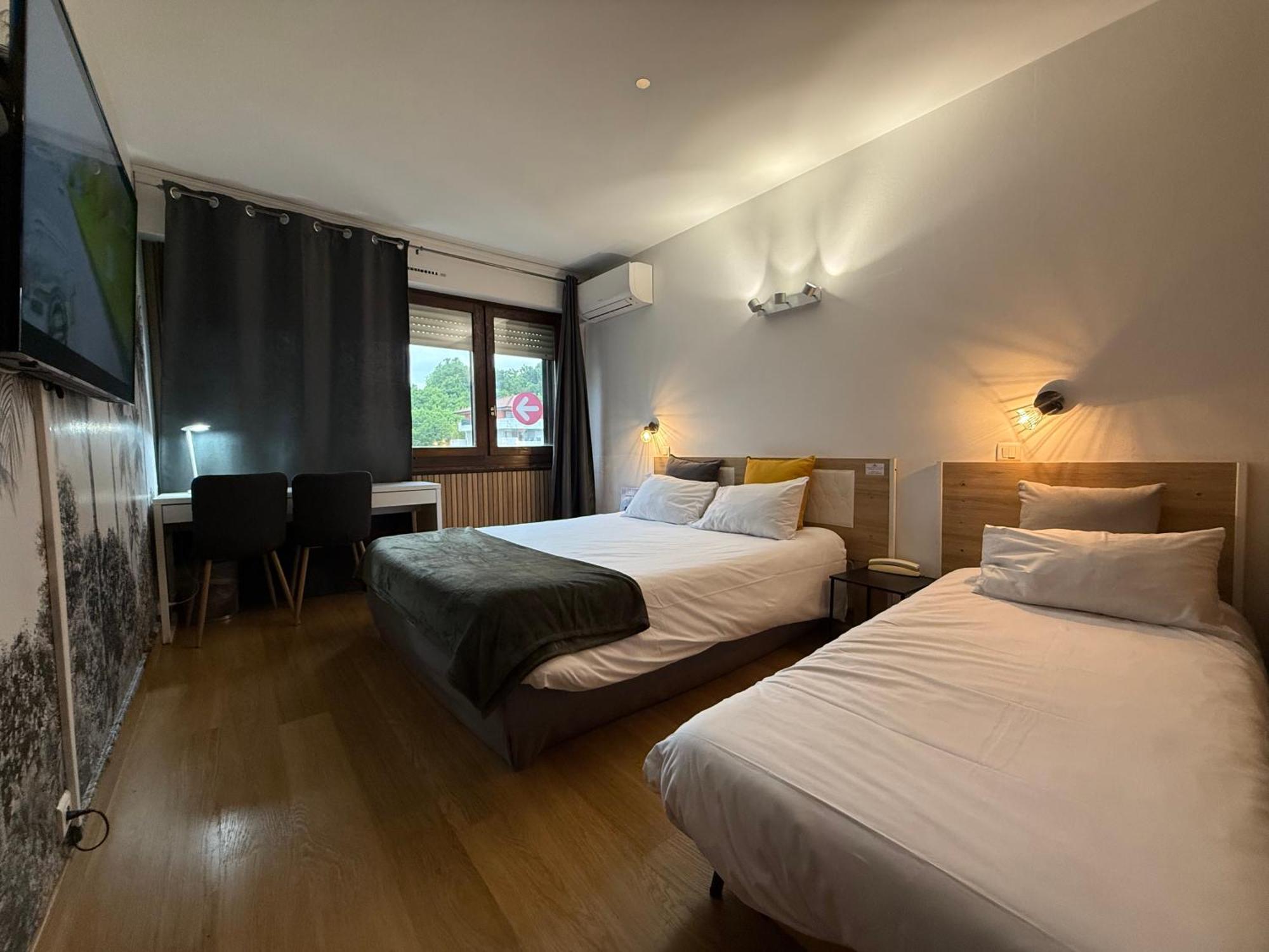 סן-ז'וליאן-אן-ג'נבואה Savoie Hotel Aux Portes De Geneve מראה חיצוני תמונה